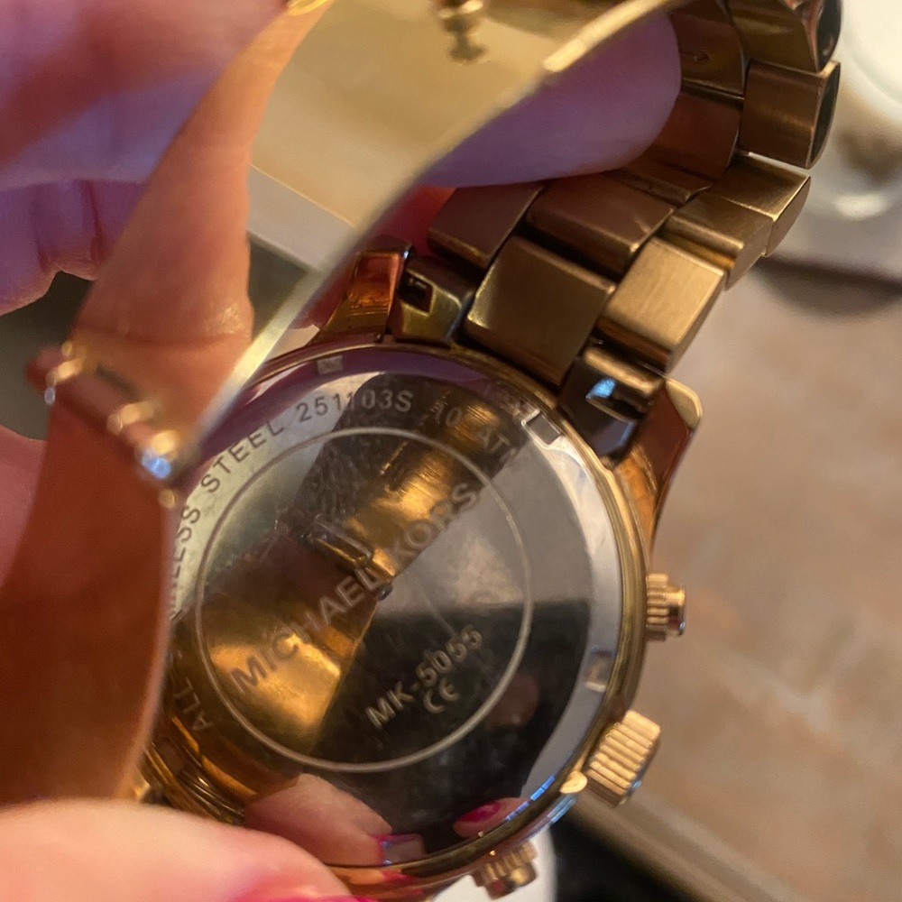 MK Gold Watch - Picture 4 of 8